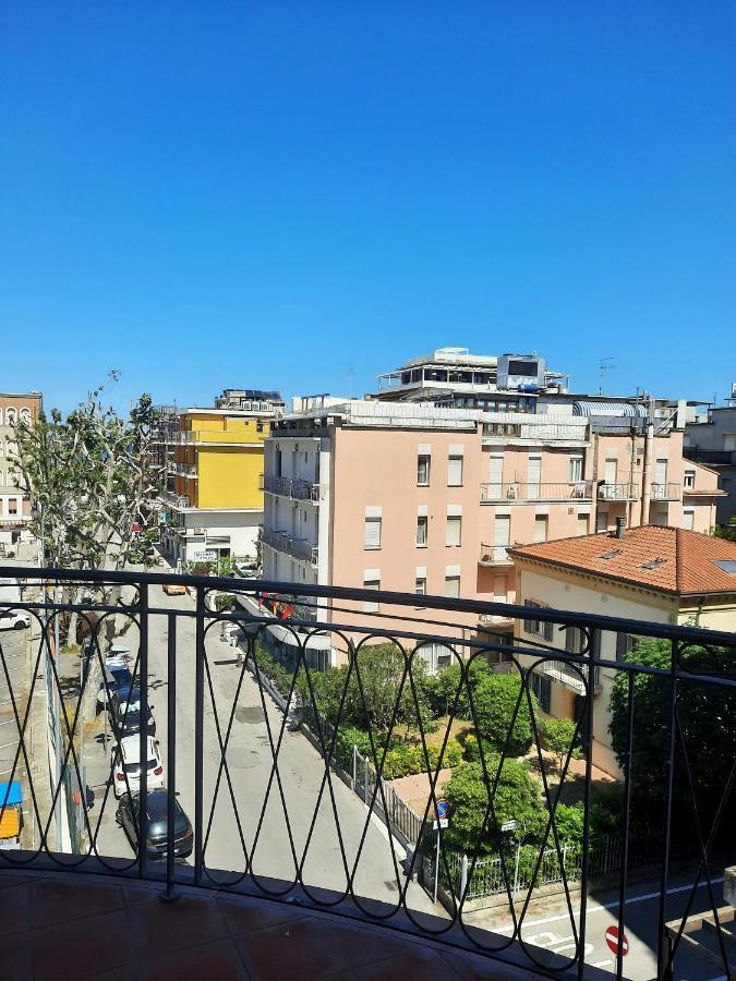 Hotel La Dolce Vita 리미니 외부 사진