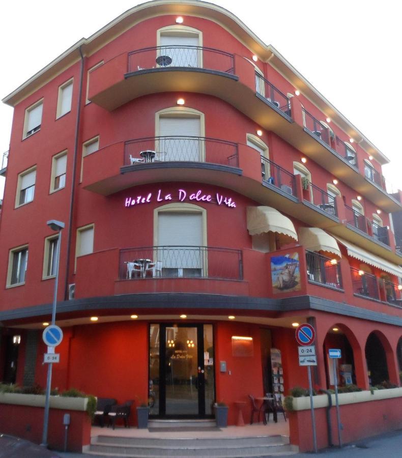 Hotel La Dolce Vita 리미니 외부 사진