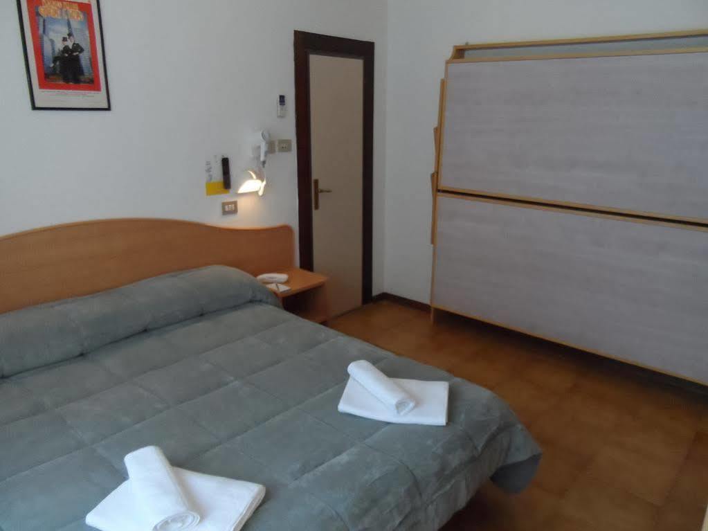 Hotel La Dolce Vita 리미니 외부 사진